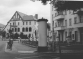 Mirbachplatz mit Cafe